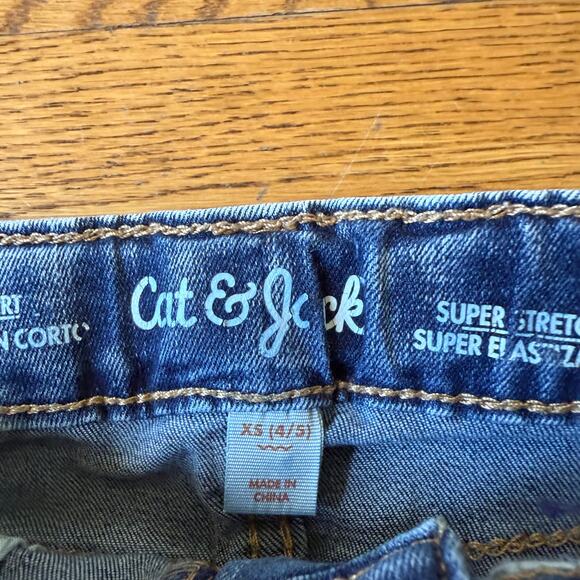 Cat & Jack Girls' Embroidered Denim Shorts Size 4-5 - Picture 3 of 4